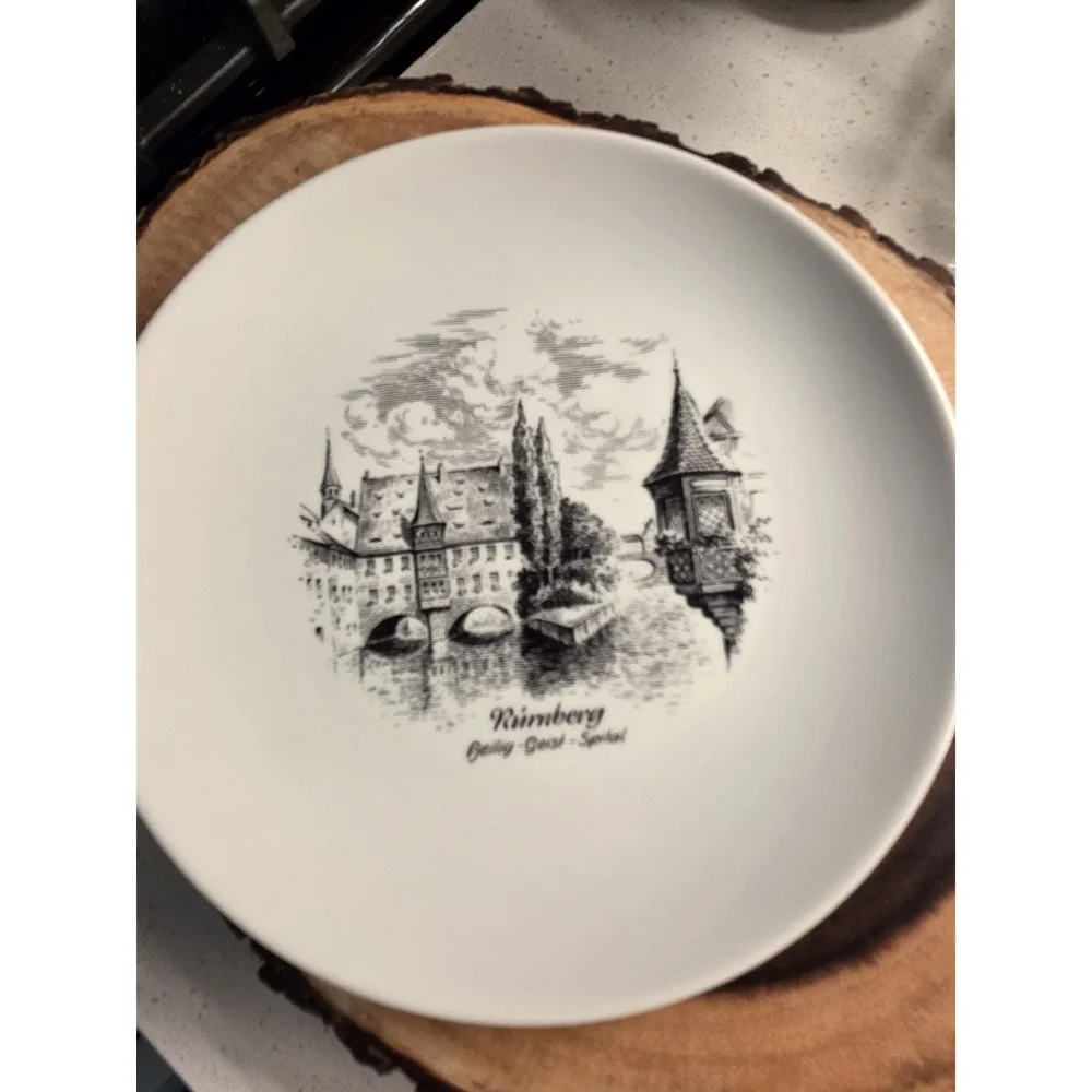 Kaiser Porzellan VTG German‎ Souvenir Porcelin Set of 2 Wall Plates